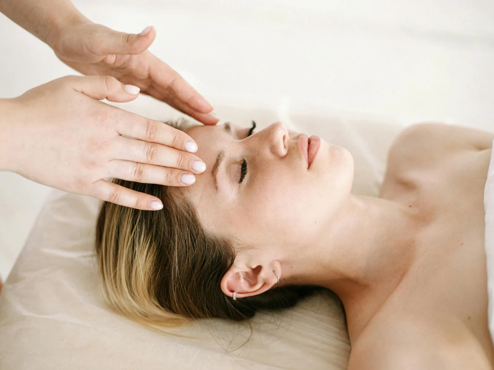 CoraVida Wellness therapeutic care moment